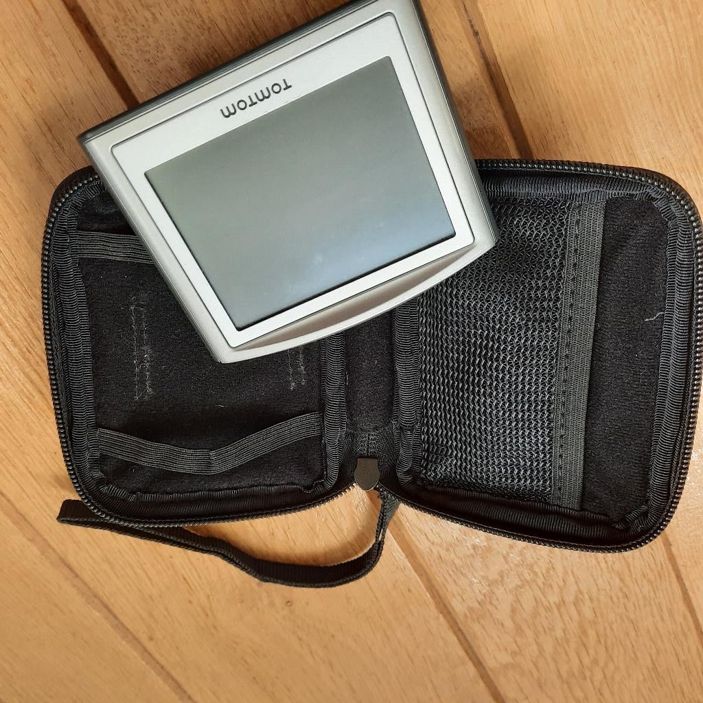 TomTom One N14644 - Auto navigatie in etui, Ophalen of Verzenden