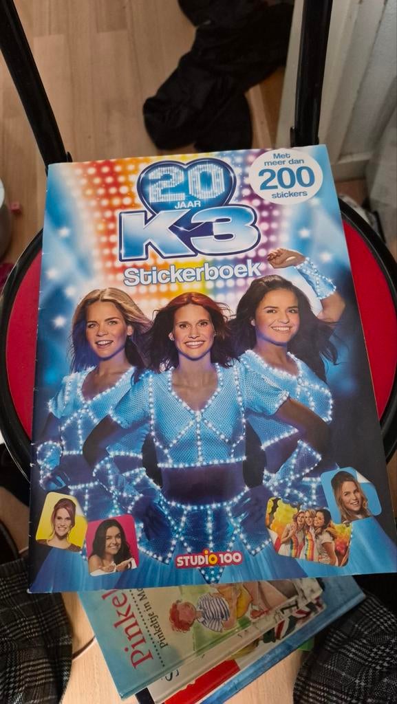 K3 Stickerboek - 20 Jaar K3, Ophalen of Verzenden, Gebruikt, Knutselen