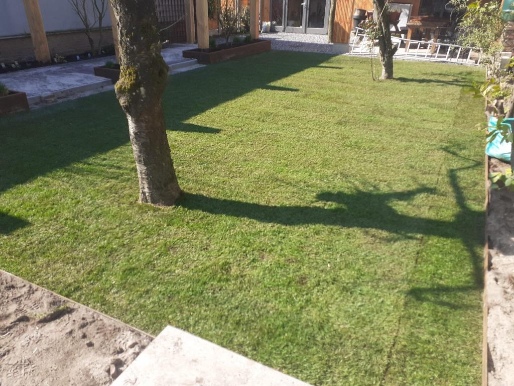 Stratenmaker  hovenier  aangeboden, Diensten en Vakmensen, Garantie, Tuin- of Vijveraanleg