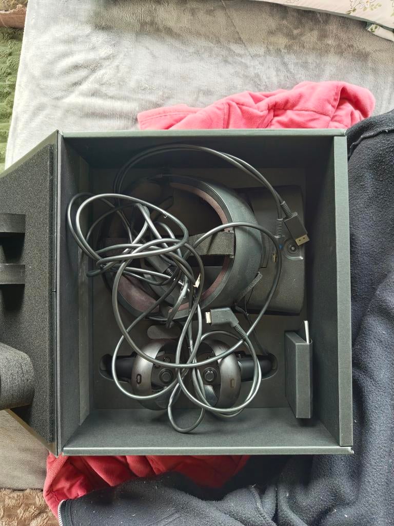Oculus Rift S - Complete set met alle kabels, Spelcomputers en Games, Virtual Reality, Ophalen of Verzenden, Gebruikt, VR-bril
