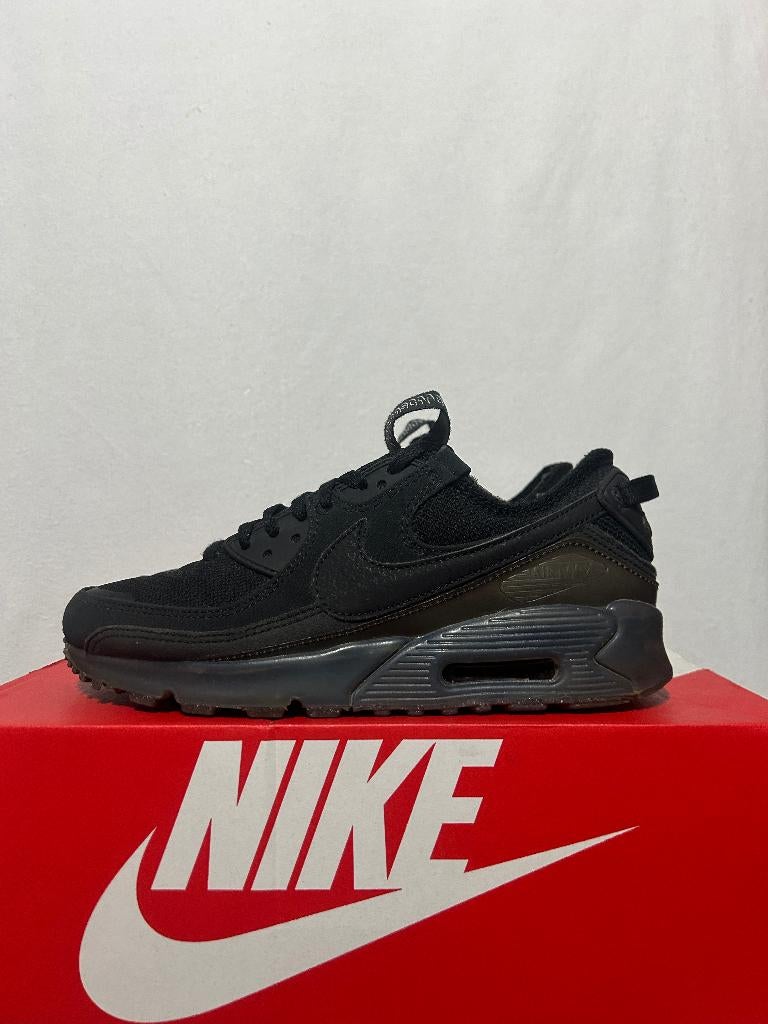 ALS NIEUW! Maat 41 - Nike Air Max 90 Terrascape Triple Black, Verzenden, Zwart, Nike, Nike