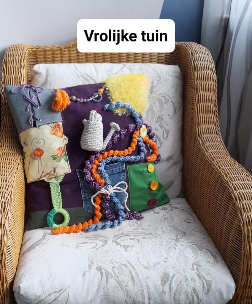 Friemelkussen-Snoezelkussen-Voelkussen-Sensorisch kussen, Ophalen of Verzenden, Zo goed als nieuw