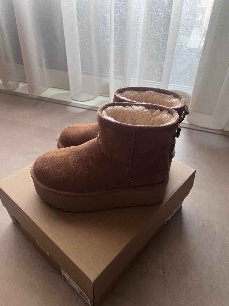 Ugg 38, Kleding | Dames, Schoenen, Ophalen of Verzenden, Zo goed als nieuw
