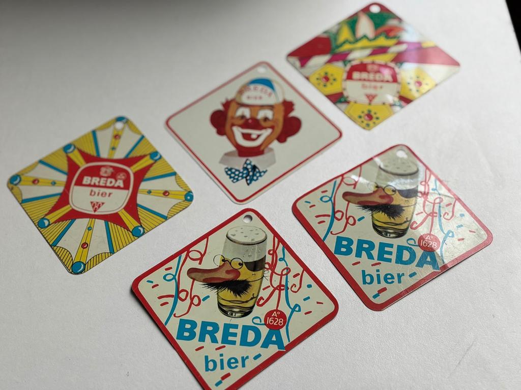Blikken carnavalsplaatjes Breda bier, Verzamelen, Biermerken, Ophalen of Verzenden, Gebruikt, Overige typen, Overige merken