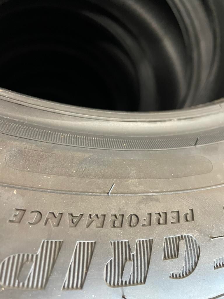 “205 55 16 good year. Demo. Puntjes zitten er nog op”, Auto-onderdelen, Banden en Velgen, Ophalen, Gebruikt, 16 inch, 205 mm