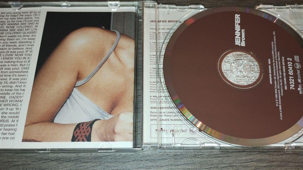 Jennifer Brown - Vera, Ophalen of Verzenden, Zo goed als nieuw