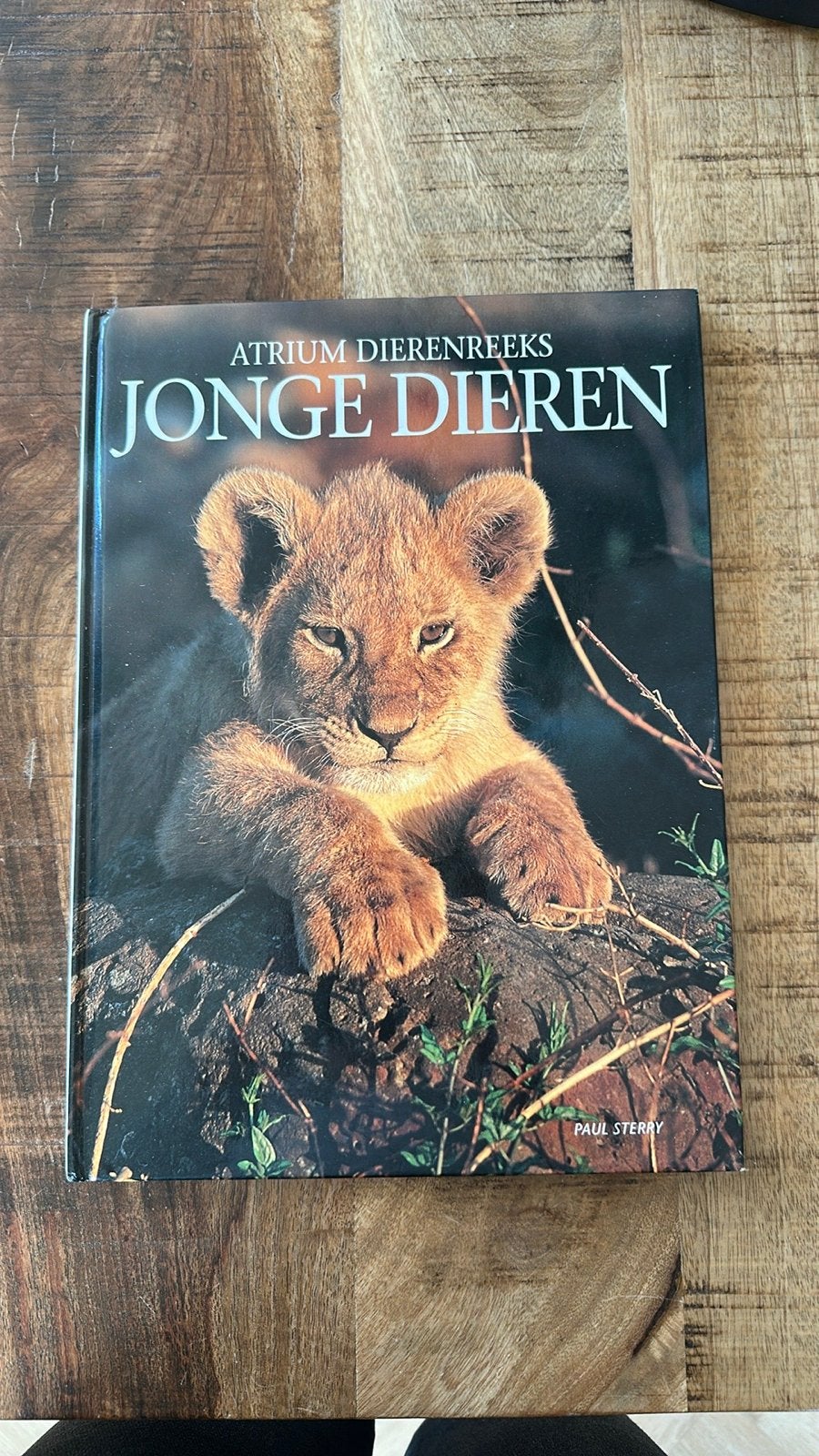 Atrium Dierenreeks: Jonge Dieren - Paul Sterry, Boeken, Natuur, Ophalen of Verzenden, Gelezen, Natuur algemeen