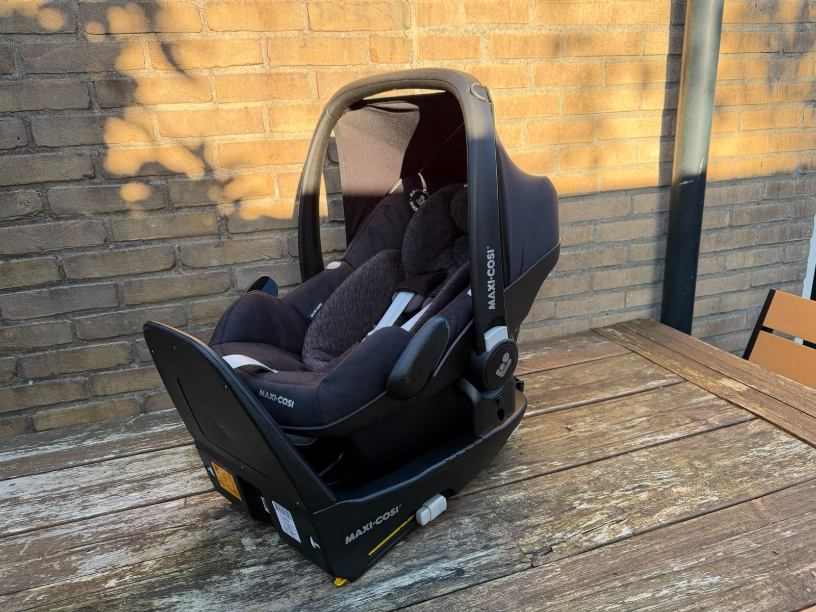 Maxi-Cosi Pebble Pro i-Size + FamilyFix 2 Isofix-base