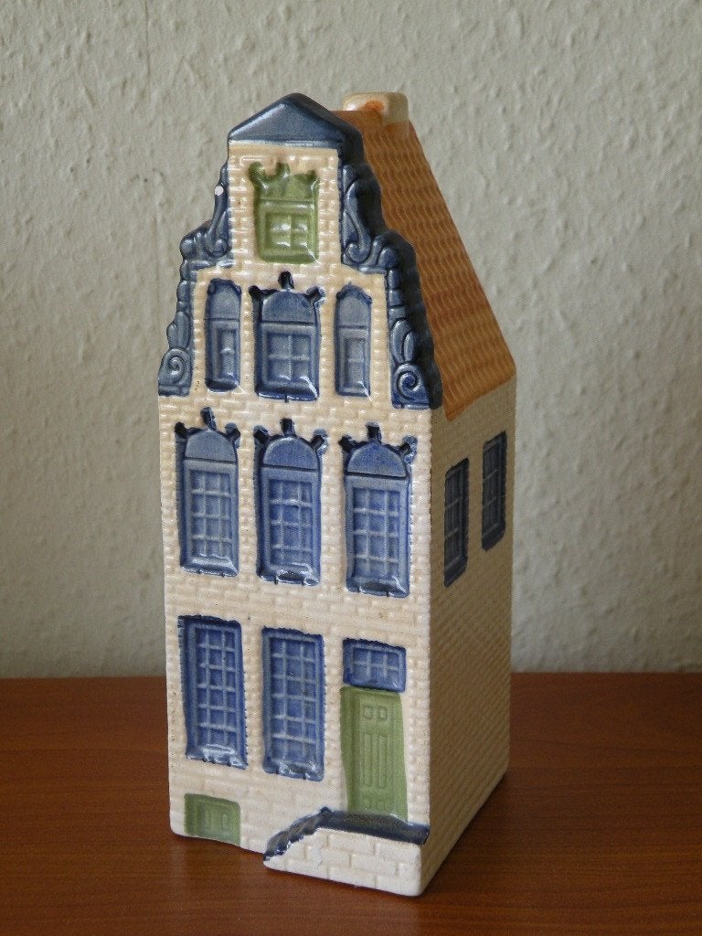 Delftware handwerk huisje. Nr. 891., Ophalen of Verzenden, Zo goed als nieuw, 61 t/m 80