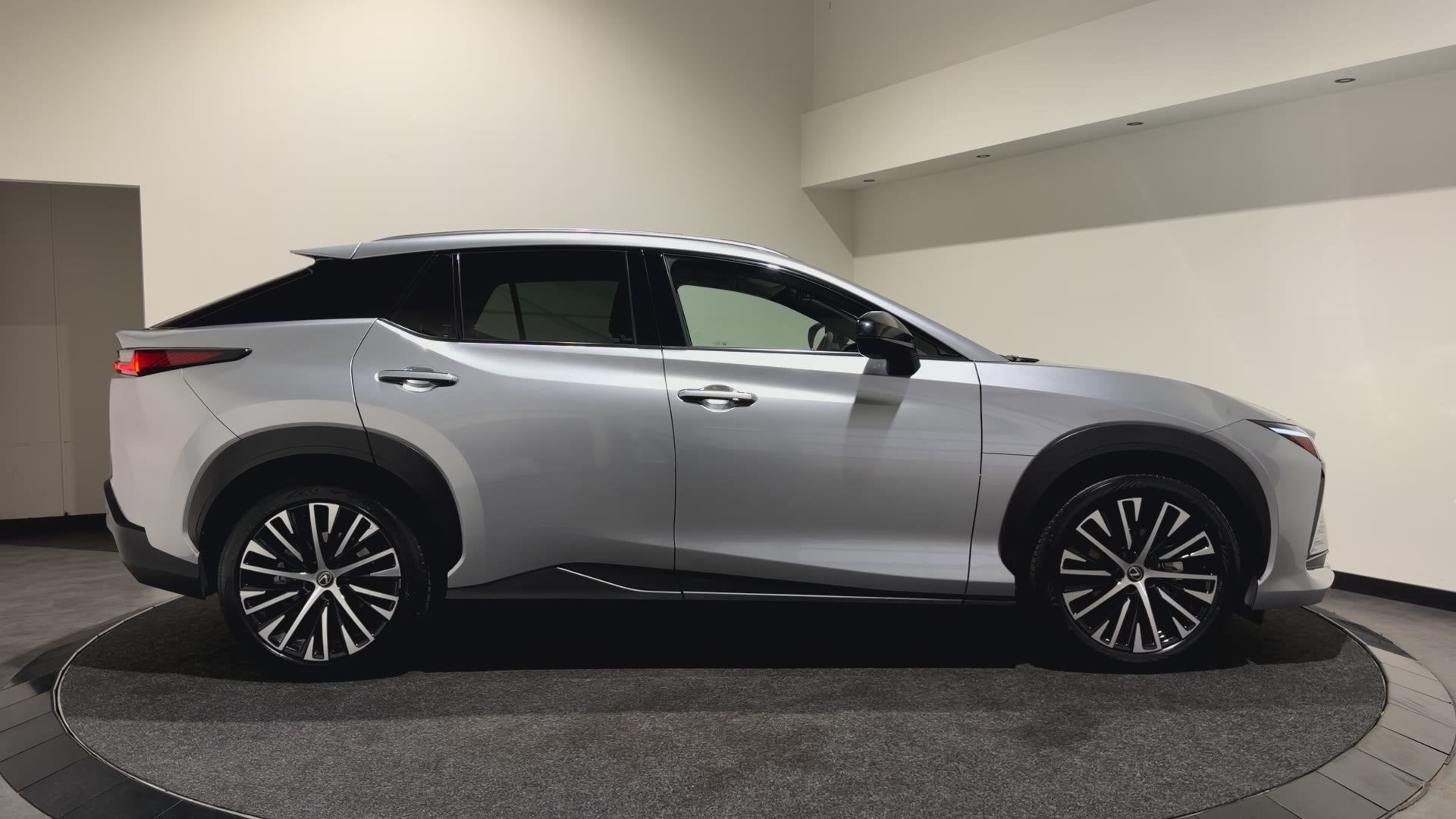Lexus RZ 450e Executive Line 71 kWh | Tot € 4.000 klantvoo, Auto's, Lexus, Automaat, Gebruikt, 71 kWh, Met garantie (alle)