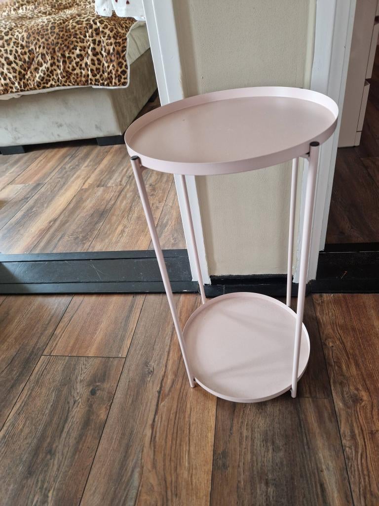 Licht roze bijzet tafeltje, Huis en Inrichting, Tafels | Bijzettafels, 45 tot 60 cm, Minder dan 55 cm, Metaal of Aluminium, Rond