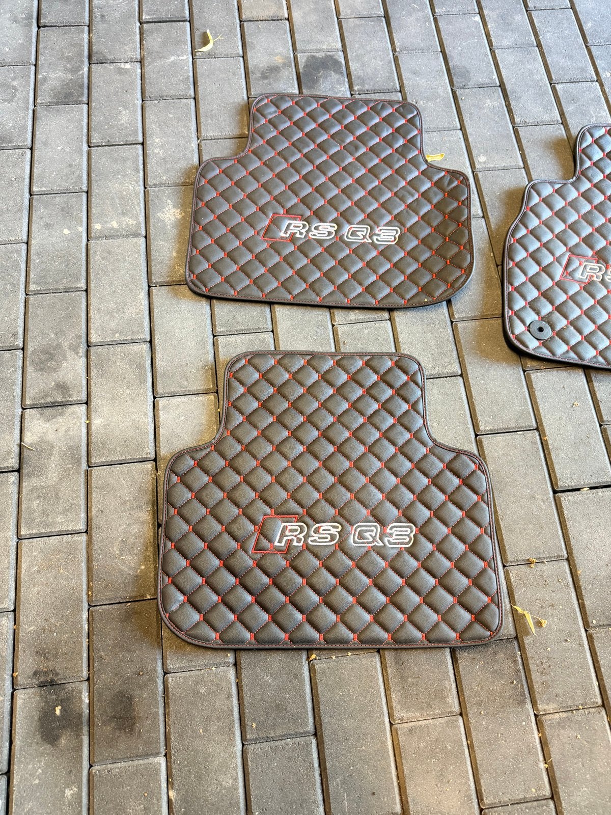 Audi RS Q3 Vloermatten - Luxe Set met Rood Stiksel, Ophalen of Verzenden, Zo goed als nieuw
