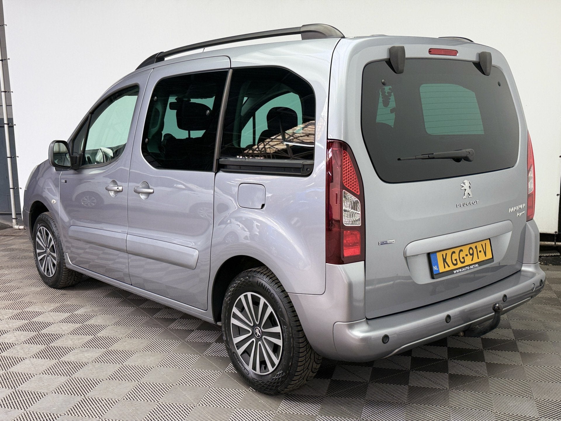 Peugeot Partner Tepee 1.2 PureTech Active Navi Airco Trekhaa, Auto's, Peugeot, Voorwielaandrijving, Stof, Gebruikt, 1199 cc