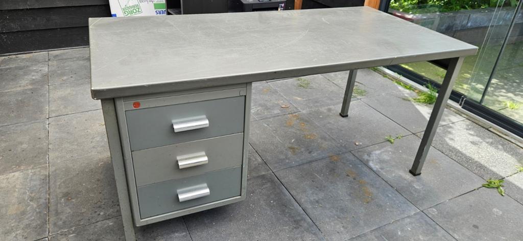 Vintage bureau MOET WEG!, Huis en Inrichting, Bureaus, Ophalen of Verzenden, Gebruikt