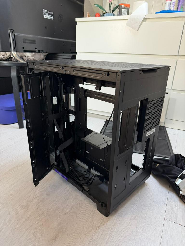 H9 Flow PC behuizing met glaspanelen en fan, Ophalen, Zo goed als nieuw