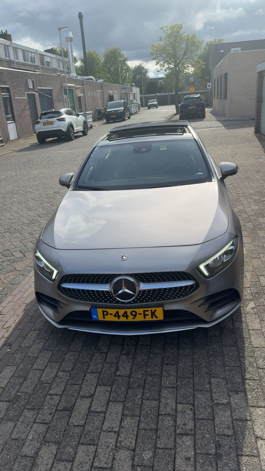 Mercedes-Benz A-Klasse A 180 136pk 7G-DCT 2021 Grijs, 136 pk, 680 kg, 4 cilinders, 1265 kg