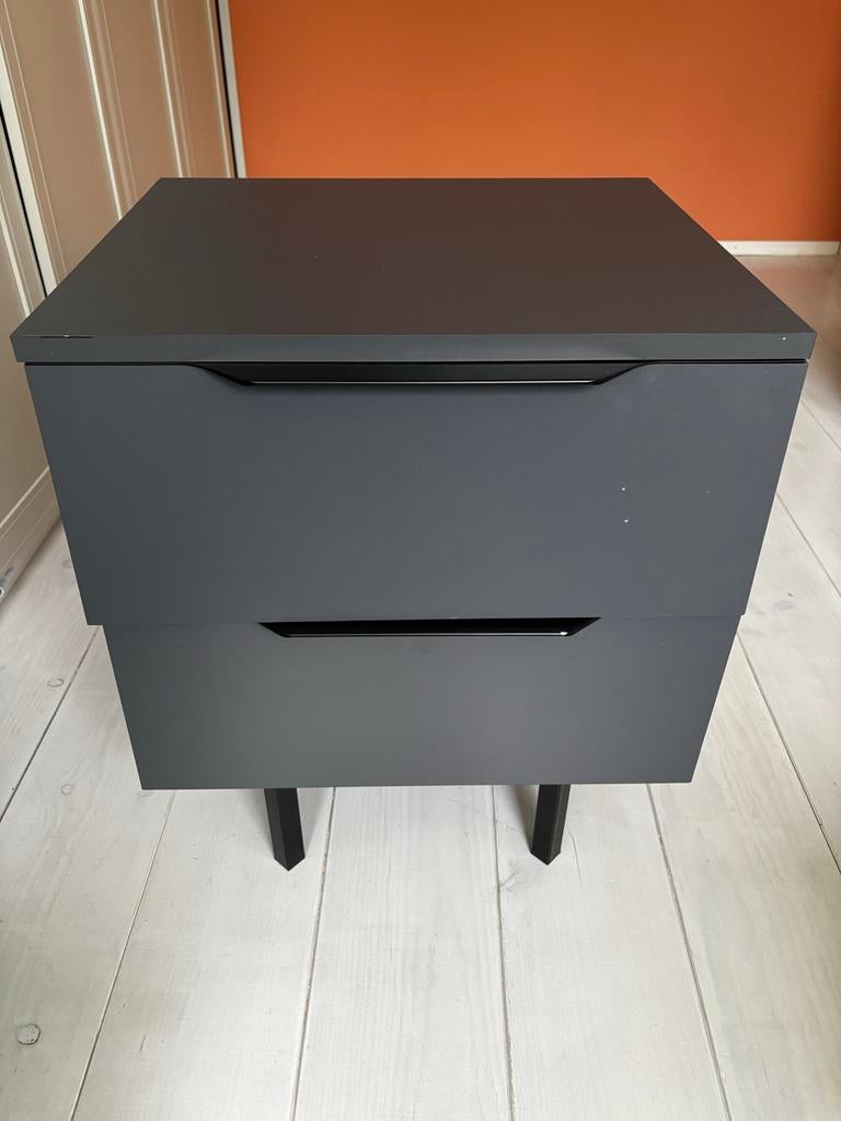 Nachtkastje/Bijzettafel - Grijs met 2 lades van Made, Gebruikt, 45 tot 65 cm, Hout, 55 tot 70 cm