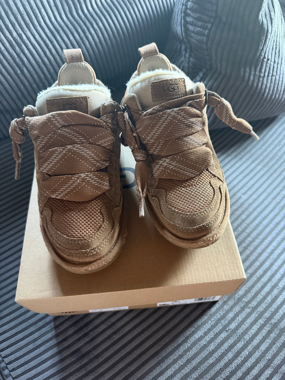 Ugg Lowmel sneakers maat 36, Kleding | Dames, Schoenen, Bruin, Ophalen of Verzenden, Sneakers of Gympen, Zo goed als nieuw