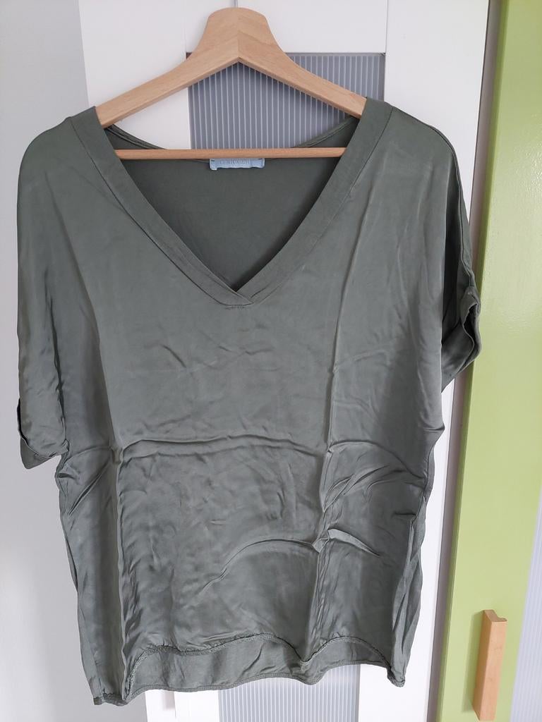 G. Ricceri T-shirt met V-hals, maat M/L, Maat 38/40 (M), Ophalen of Verzenden, Zo goed als nieuw, G. Ricceri