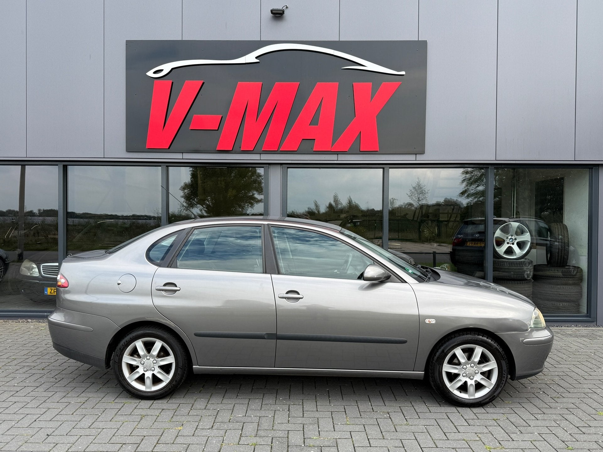 Seat Cordoba 1.4 16V Sensation NAP Navi Clima Cruise Camera, Auto's, Voorwielaandrijving, Origineel Nederlands, Bedrijf, Handgeschakeld