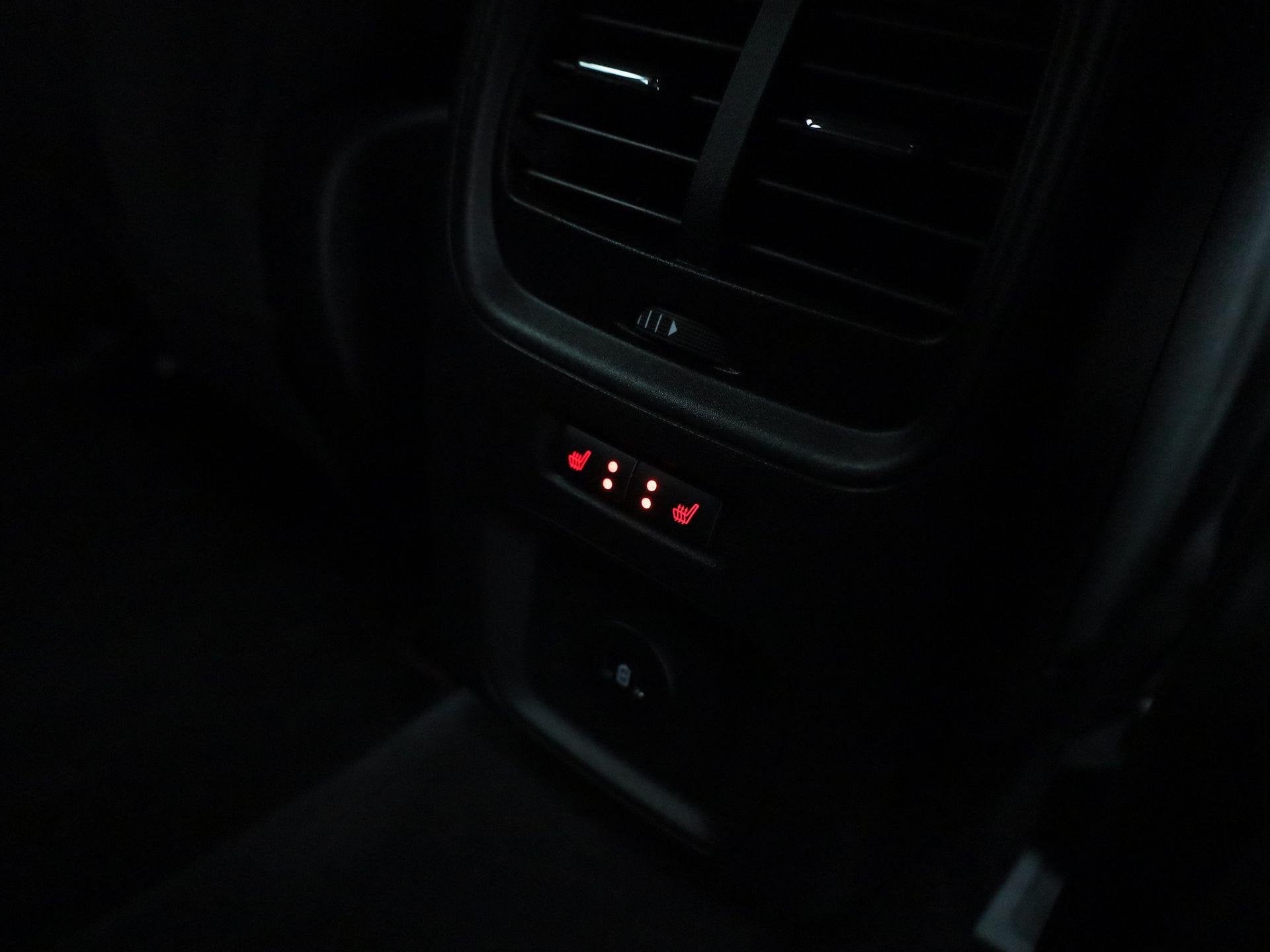 Foto 35 van Ford Kuga 2.5 PHEV ST-Line | Automaat | Verwarmde Voorstoele