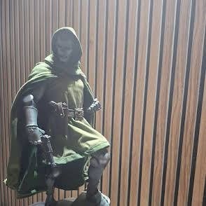 Dr. Doom Premium Format Figure Sideshow Collectibles, Ophalen, Zo goed als nieuw, Fantasy