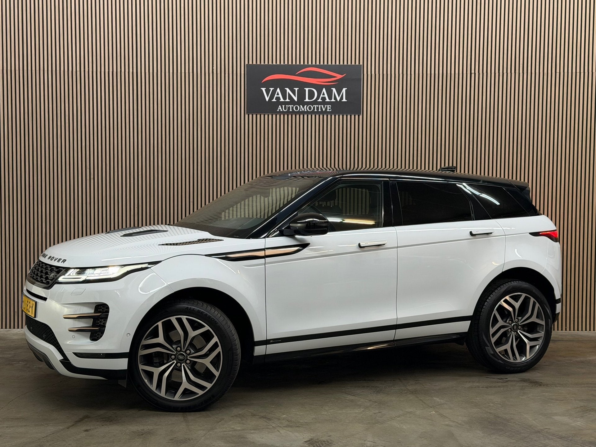Range Rover Evoque 2.0 D180 AWD R-Dynamic HSE 2020 FIRST EDI, Auto's, Automaat, Gebruikt, 4 cilinders, 2000 kg