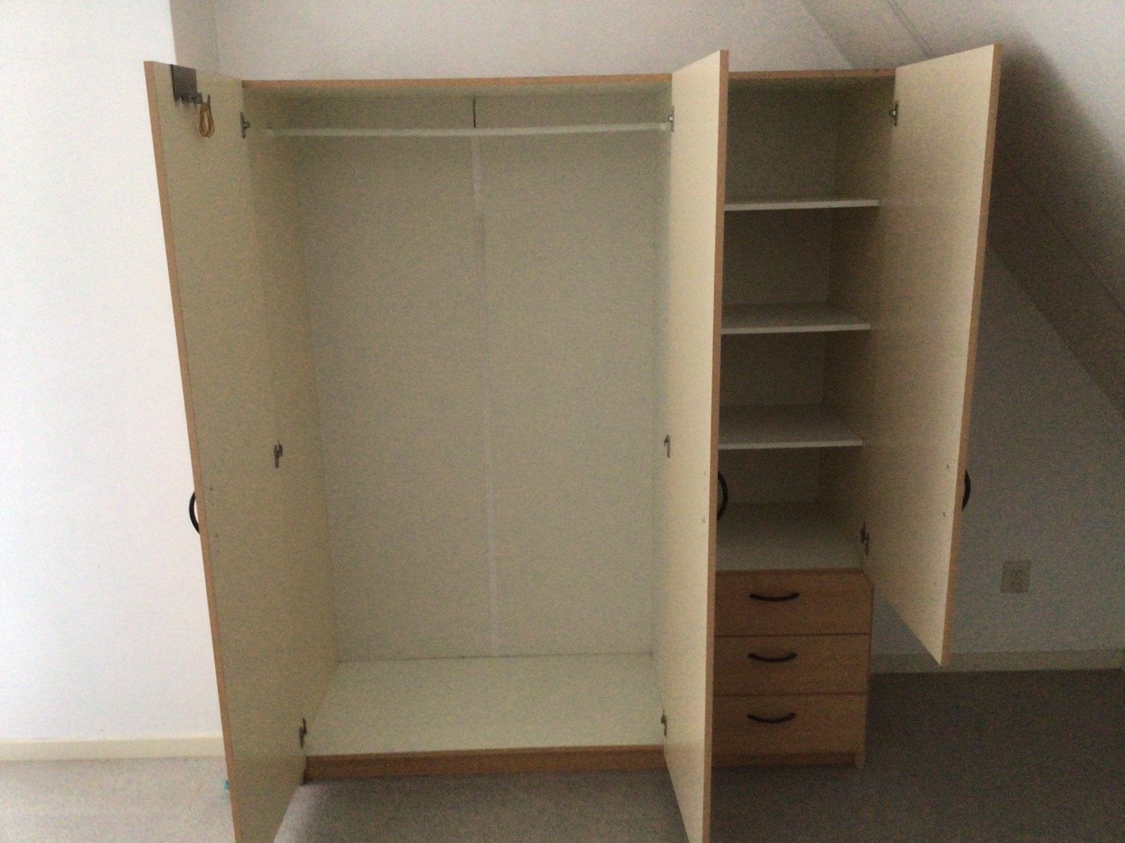 Kledingkast met hangruimte, planken en lades, Ophalen, Gebruikt, 100 tot 150 cm, Vintage