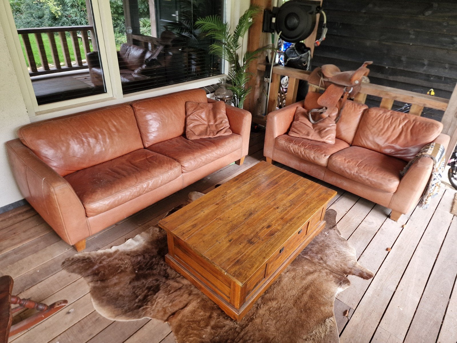 Comfortabele echt leren banken, set van twee, Ophalen, Gebruikt, Landelijke of vintage stijl, 150 tot 200 cm