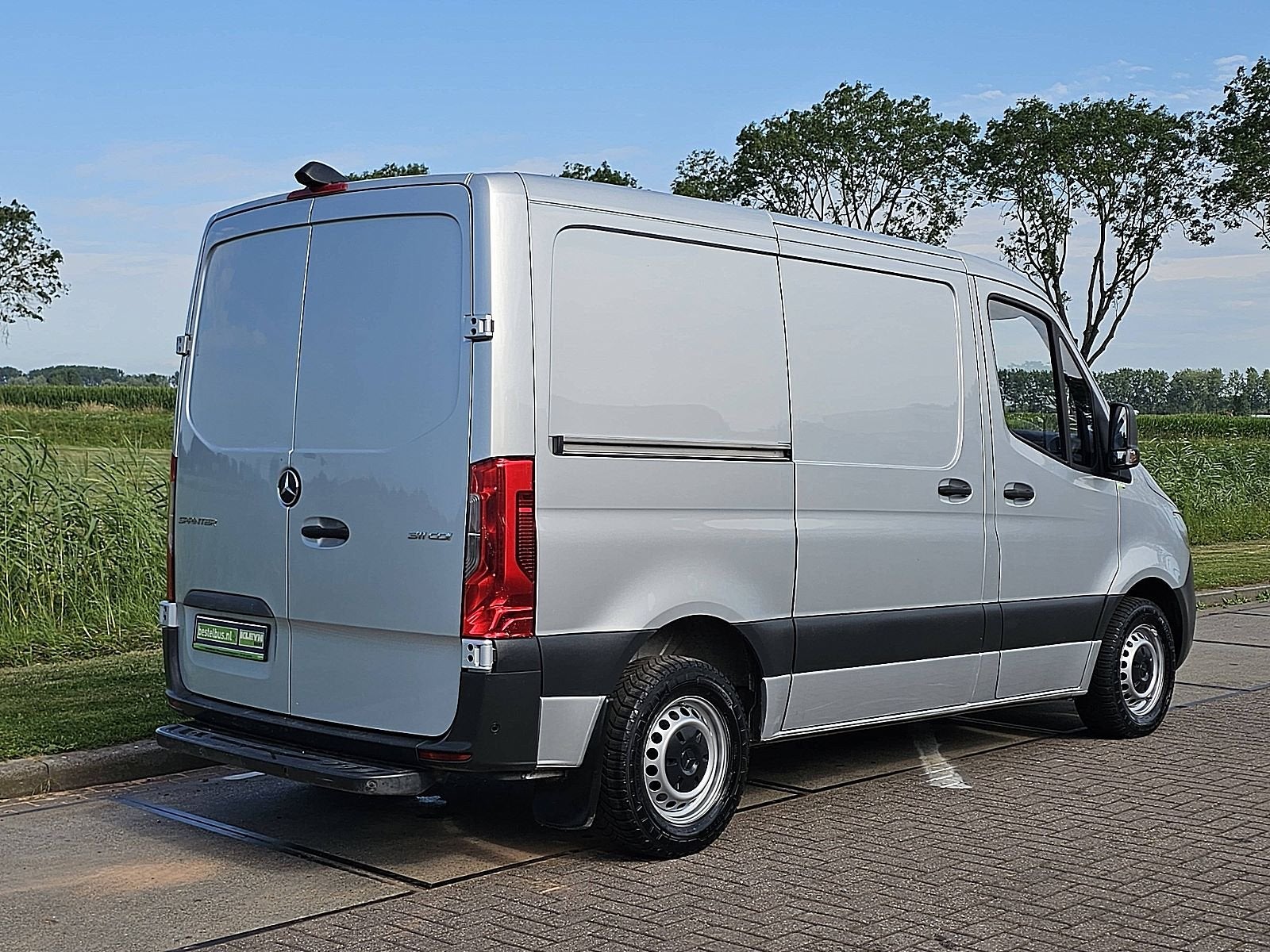 MERCEDES-BENZ SPRINTER 311 l1h1 2xzijdeur mbux!, Gebruikt, Euro 6, Bedrijf, Zilver of Grijs