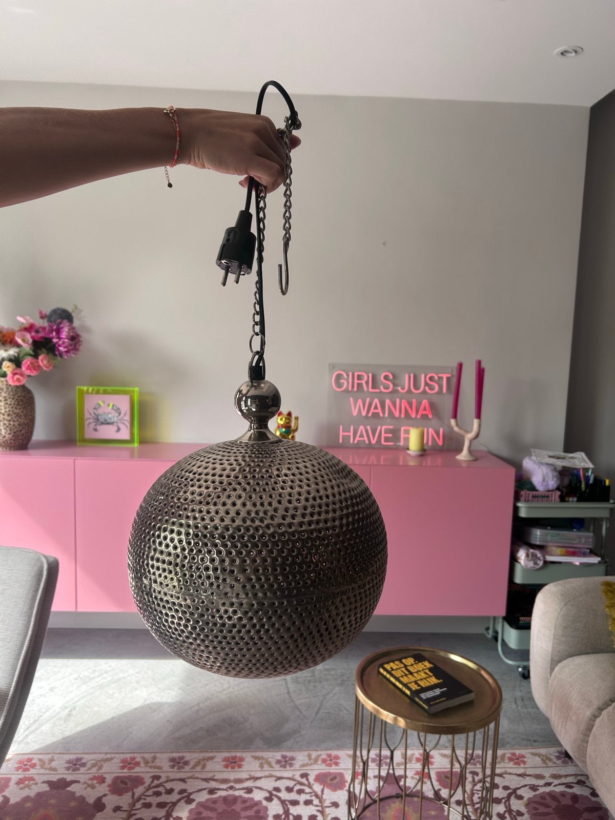Metalen hanglamp met geperforeerd patroon, Ophalen, Zo goed als nieuw, Metaal