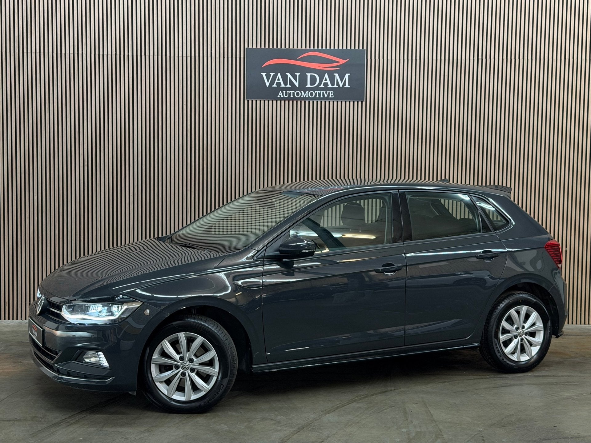 Volkswagen Polo 1.6 TDI R-Line 2019 DSG LED CLIMA NAVI CAR-P, Auto's, Dealer onderhouden, Stof, Gebruikt, Euro 6