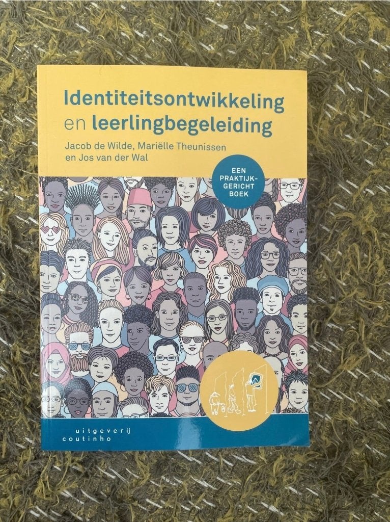 Studieboek Identiteitsontwikkeling en leerlingbegeleiding, Diverse auteurs, Zo goed als nieuw, Beta, HBO