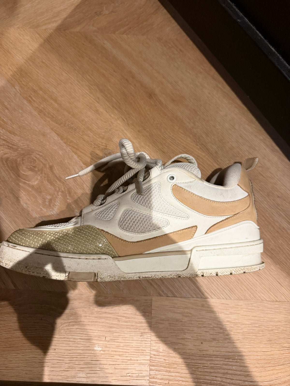 Louis Vuitton Skate Sneakers - Beige/Wit, Kleding | Dames, Schoenen, Gedragen, Sneakers of Gympen, Beige, Ophalen of Verzenden