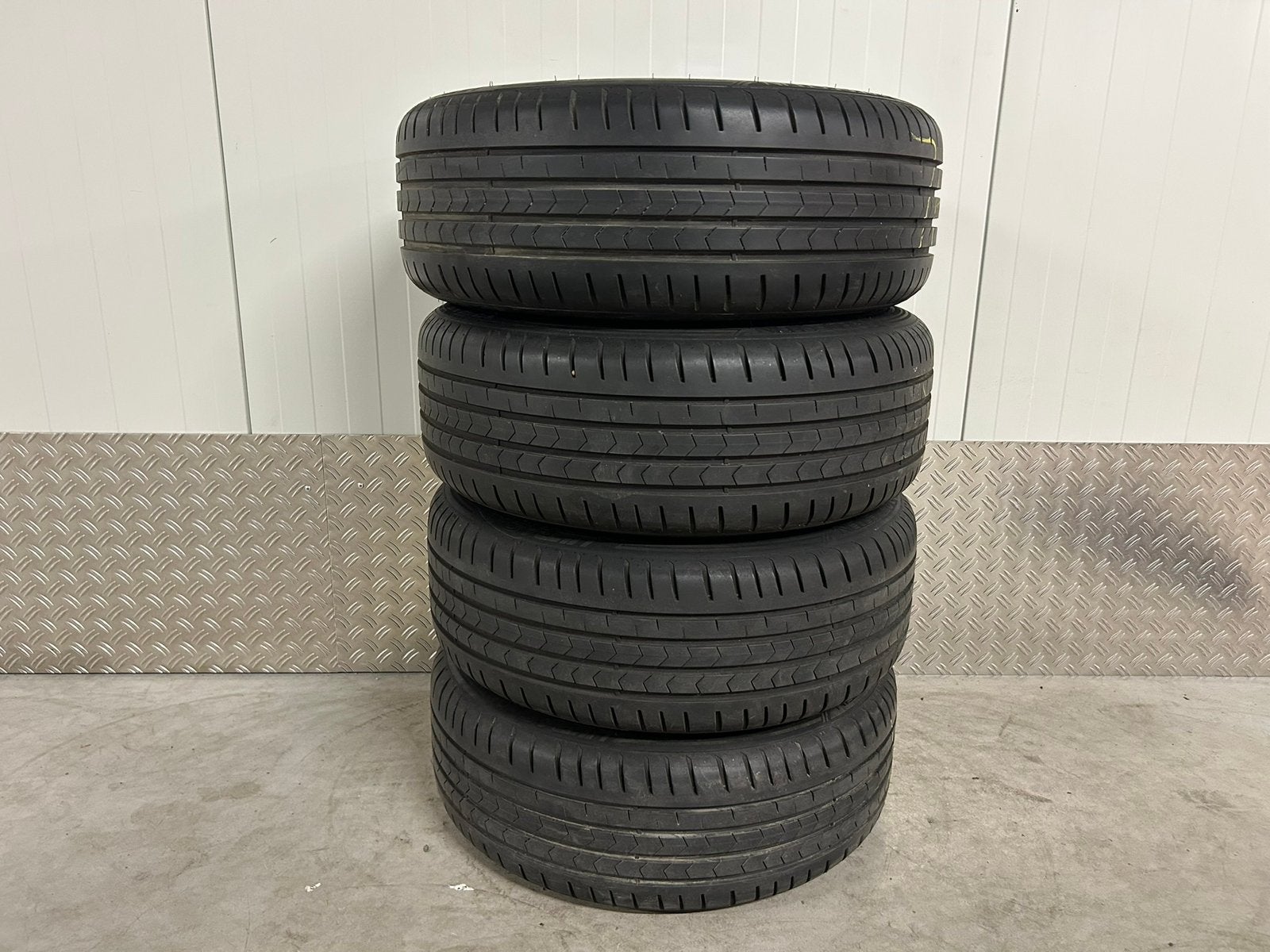 Originele Audi A1 S1 5x100 17 inch sport Vredenstein AO 2022, Ophalen, Audi, Banden en Velgen, 17 inch