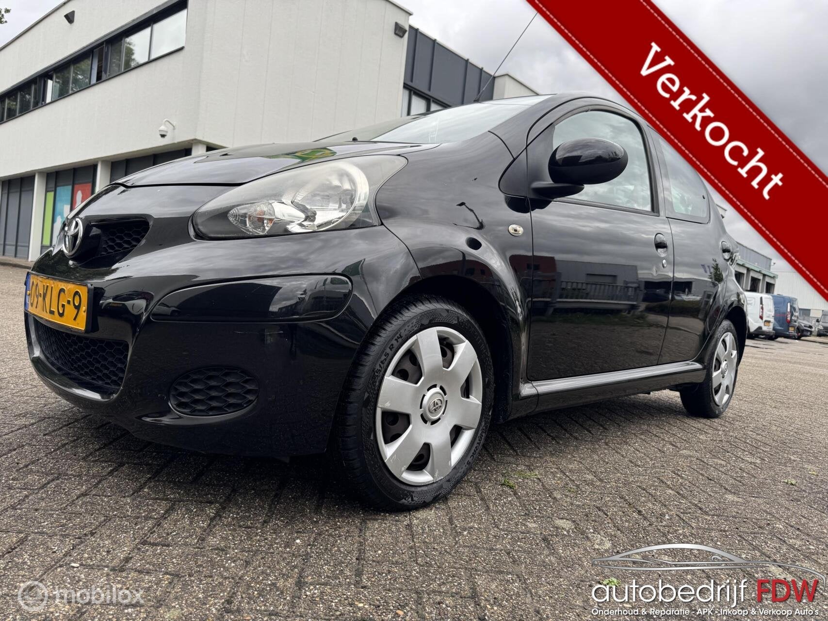 Toyota Aygo 1.0-12V/5DEURS/AIRCO/ELEKTR.RAMEN/NAP/, Voorwielaandrijving, Metallic lak, Gebruikt, 4 stoelen