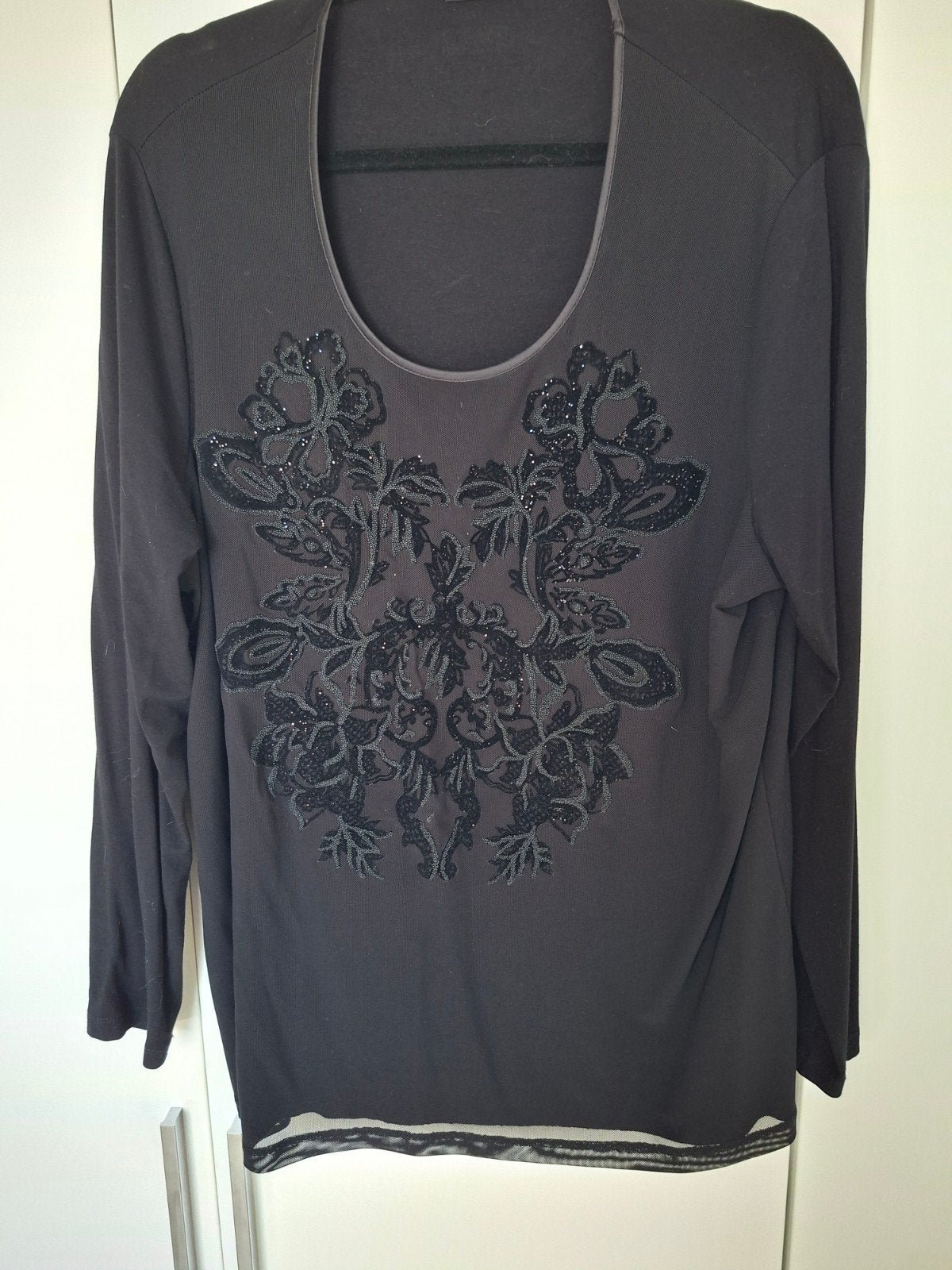 zwarte shirt, Ophalen of Verzenden, Zo goed als nieuw, Zwart, Korte mouw