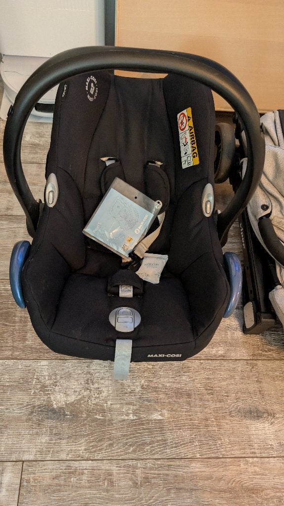 Maxi-Cosi autostoel met bases which you can choose, Kinderen en Baby's, Autogordel of Isofix, Gebruikt, Ophalen of Verzenden, 0 t/m 13 kg