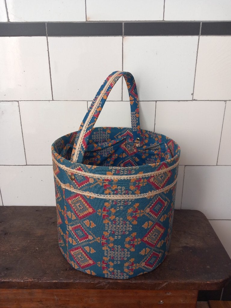 vintage stoffen mandje oude naaimand wol, breimand brocante, Antiek en Kunst, Curiosa en Brocante, Ophalen
