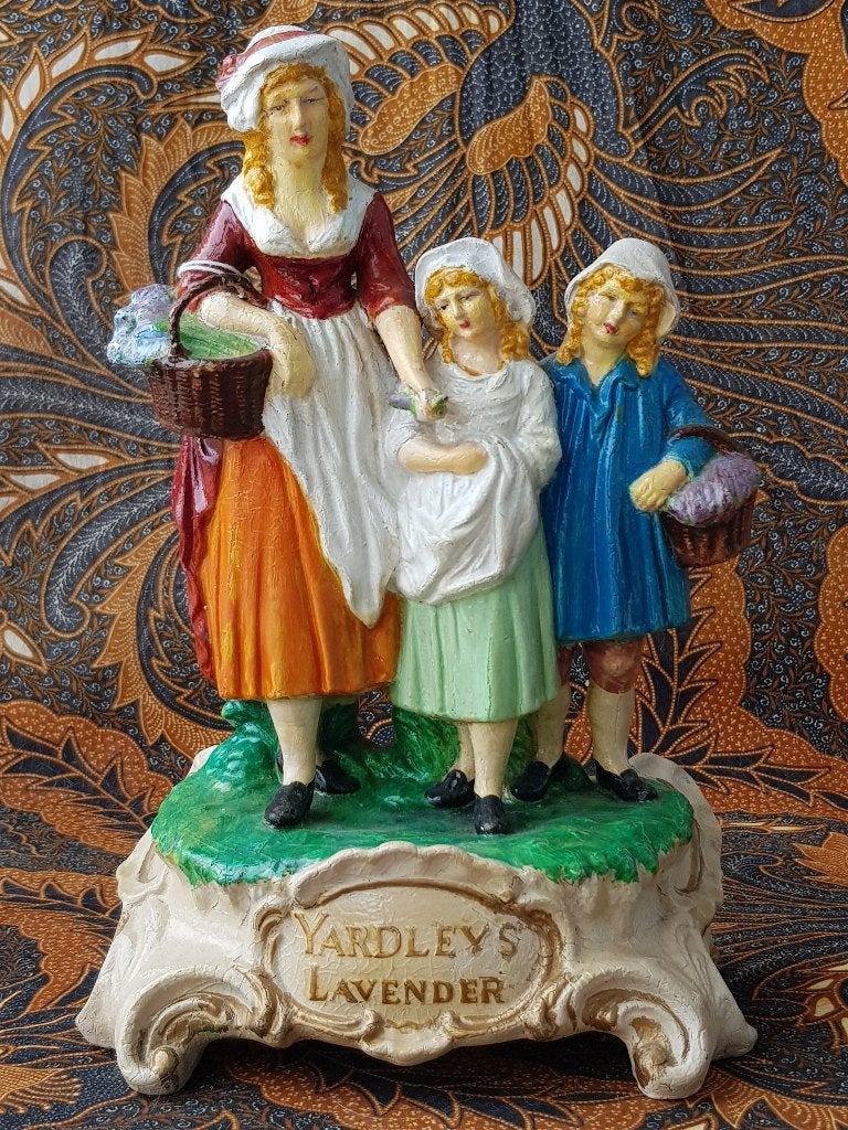 Bijzonder oud Yardley's lavender beeld uit Engeland 28,5 cm., Ophalen of Verzenden