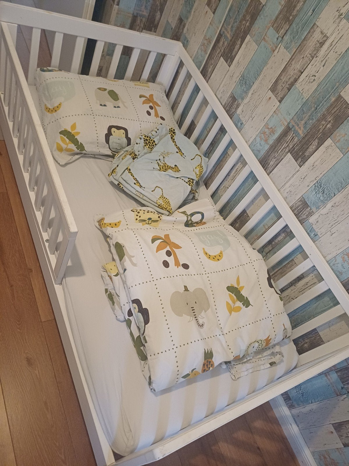 Peuterbed Petit Amelie met toebehoren, Kinderen en Baby's, Kinderkamer | Bedden, 70 tot 85 cm, 140 tot 160 cm, Zo goed als nieuw