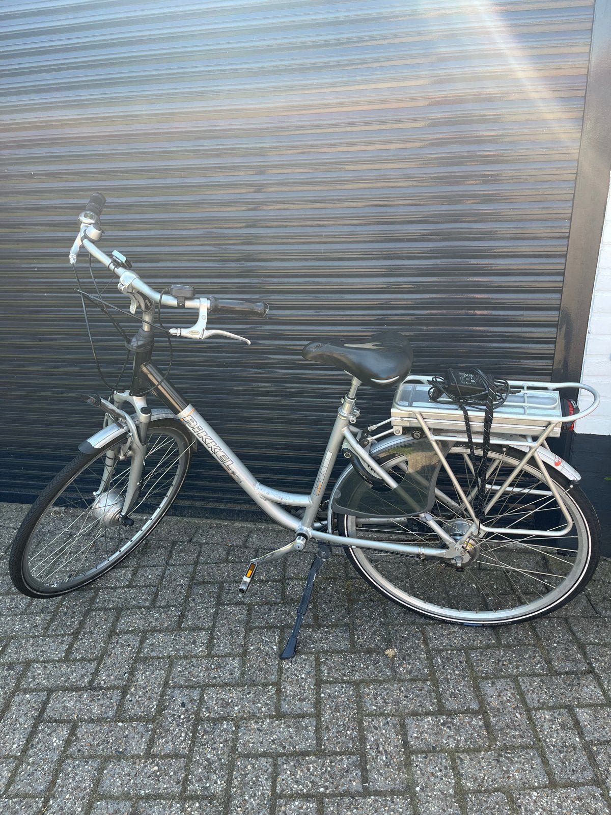 Oude elektrische fiets voor onderdelen (lader inbegrepen), Ophalen, Gebruikt, Minder dan 30 km per accu, Overige merken