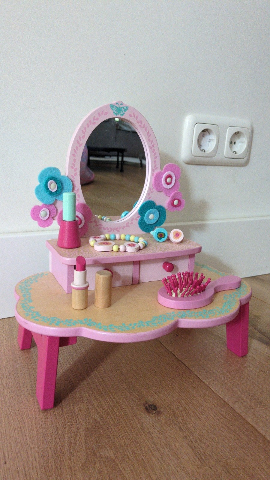 Djeco Houten kaptafel met accessoires voor kinderen, Ophalen of Verzenden, Zo goed als nieuw, Overige typen