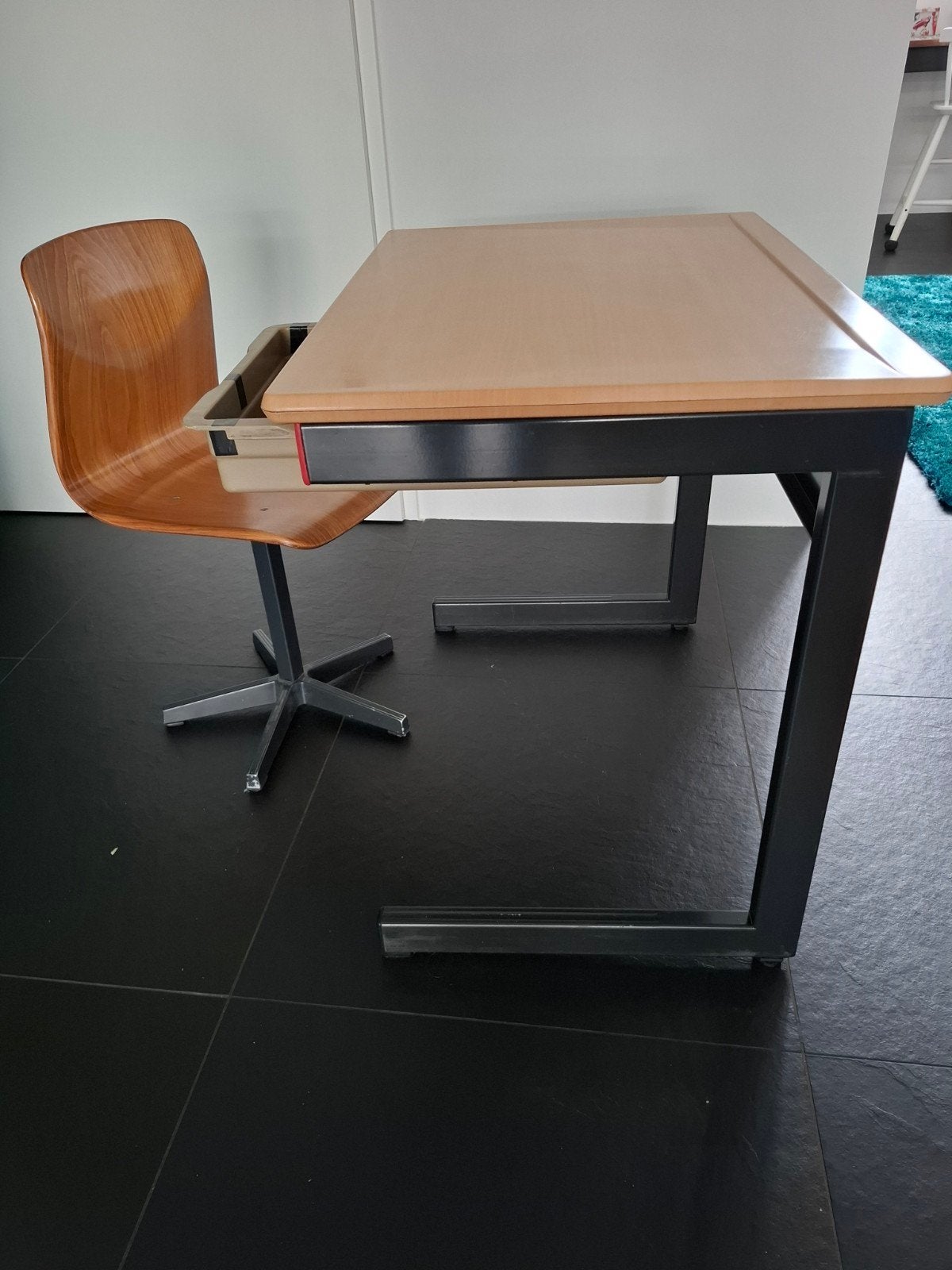 Vintage Ahrend kinder bureau met lade en stoel, Ophalen, Met lades, Kinderbureau, Zo goed als nieuw