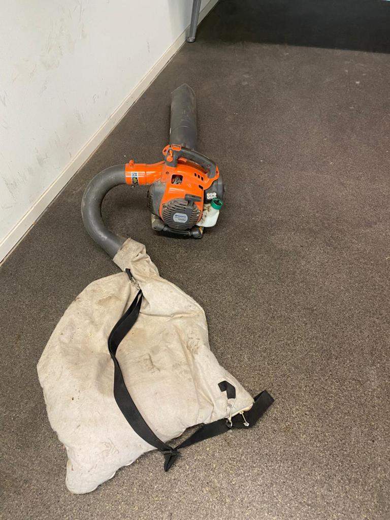 Husqvarna bladzuiger met zak, Ophalen, Benzine, Gebruikt, Met opvangzak