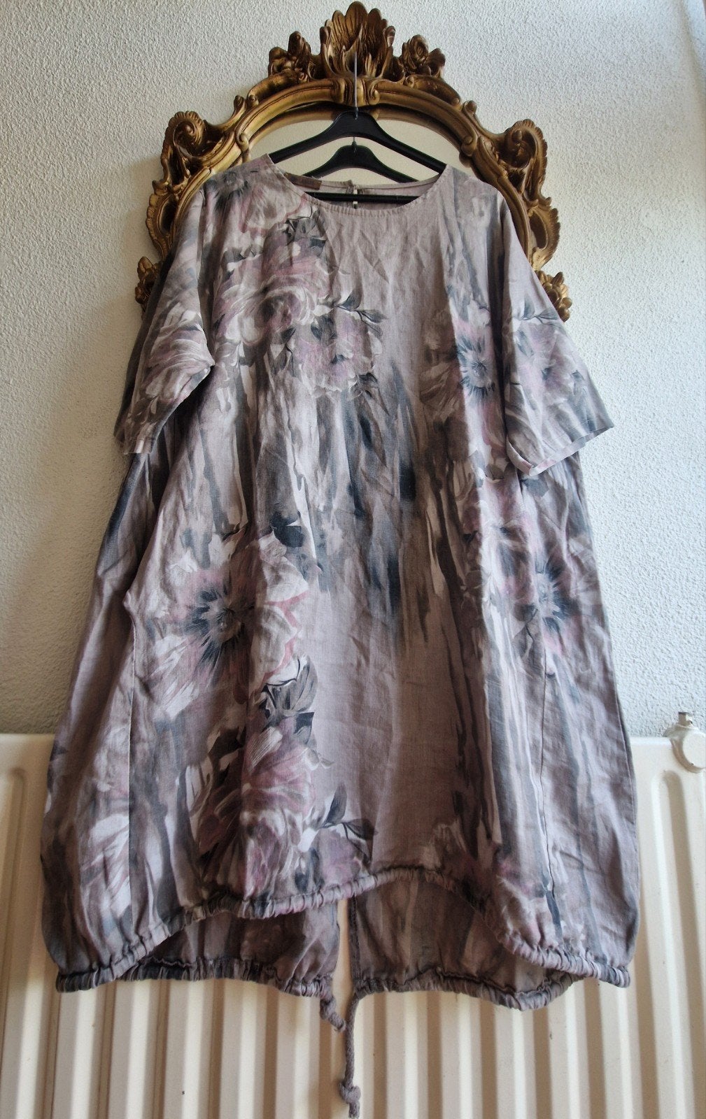 Als nieuw! La Bass linnen grijs taupe tinten bloemen tuniek, Kleding | Dames, Blouse of Tuniek, Ophalen of Verzenden, Zo goed als nieuw