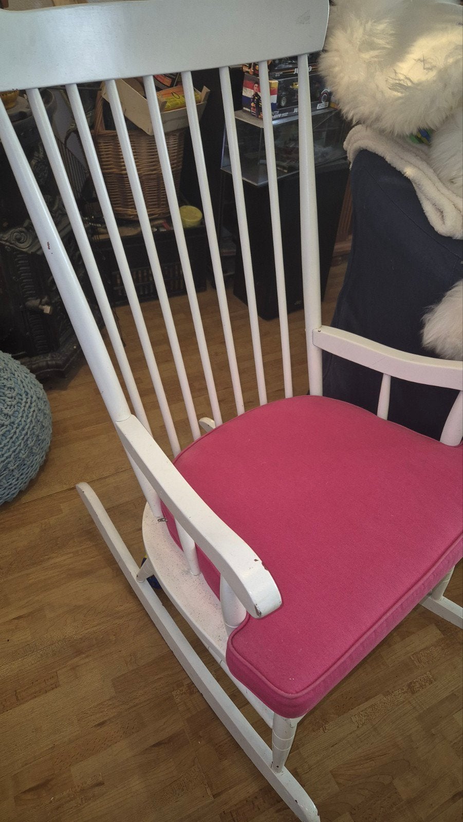 Witte schommelstoel met roze kussen, Ophalen, Gebruikt, Stof, Eén