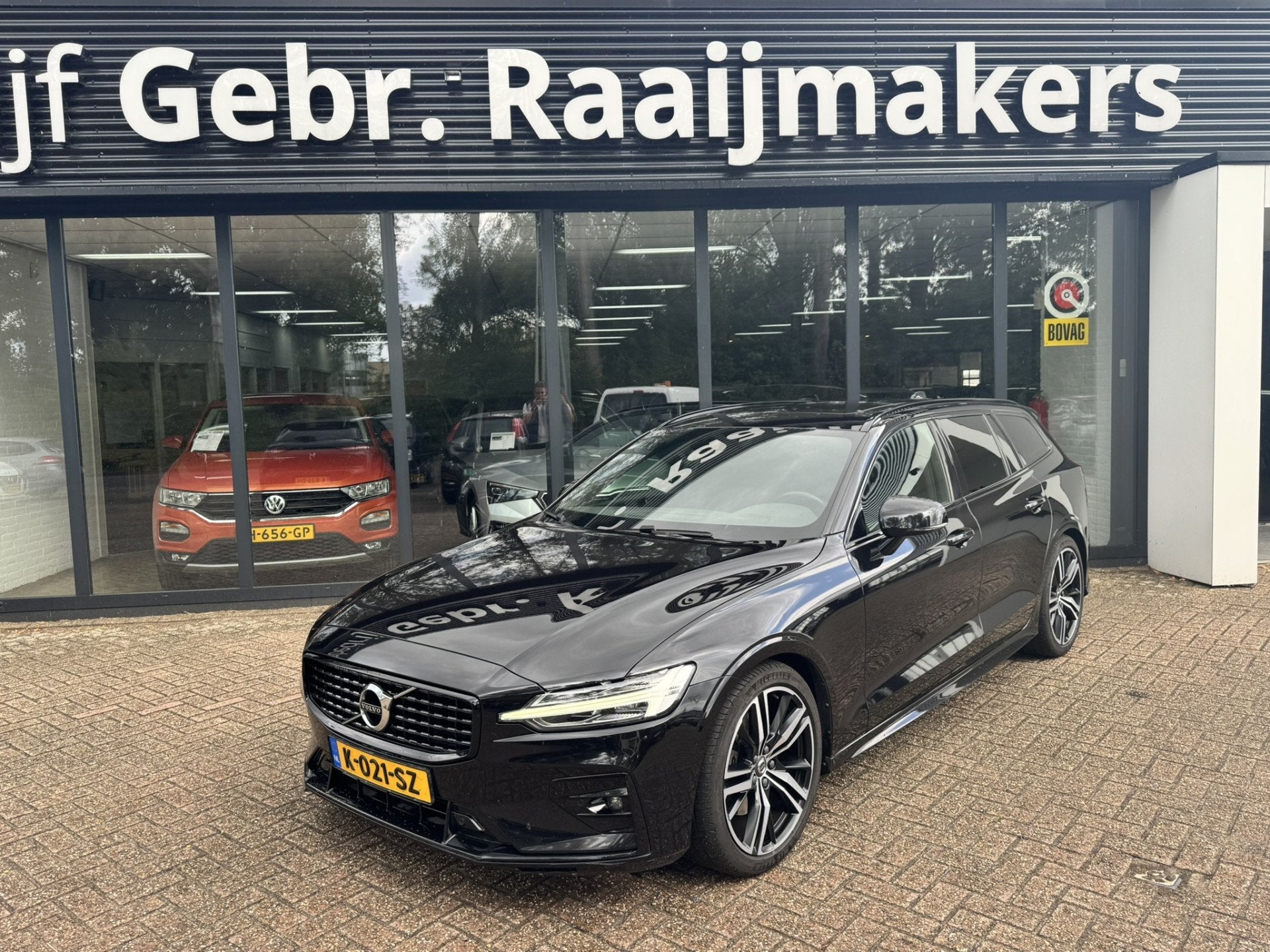 Volvo V60 2.0 B3 R-Design*Panorama*Leder*ACC*EXPORT/EX.BPM*, Auto's, Euro 6, 4 cilinders, 1969 cc, Origineel Nederlands