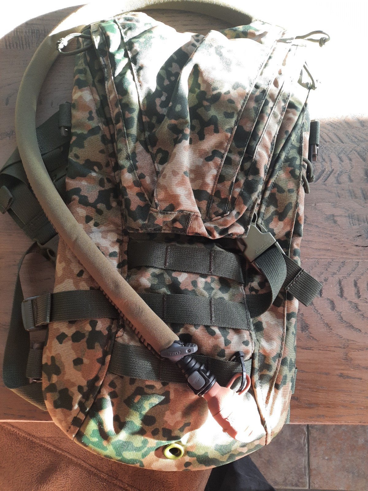 Camelbak drinkrugzak camouflage, Gebruikt, 25 tot 40 cm, Waterdicht, Ophalen