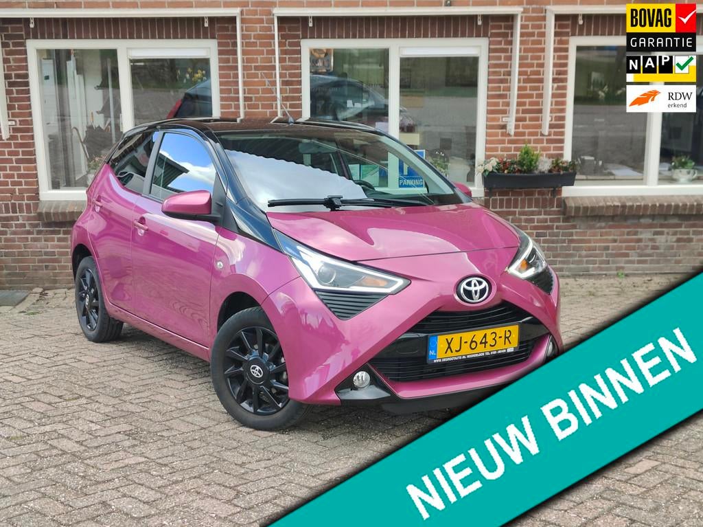 Toyota Aygo 1.0 VVT-i x-cite Cruise Carplay Camera Two Tone, Auto's, Toyota, 12 maanden, Stof, Gebruikt, Overige kleuren
